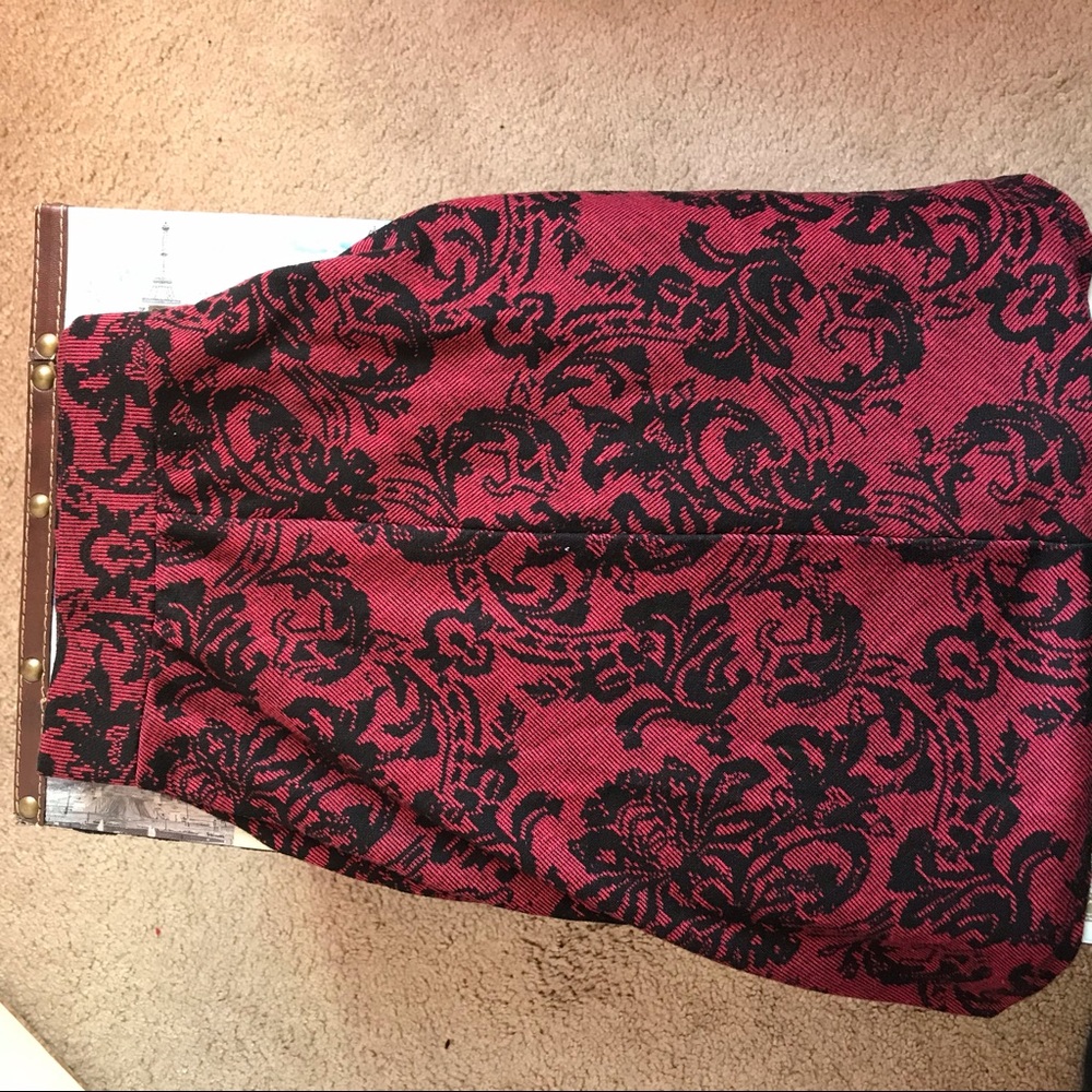 Maroon with black design Skater skirt